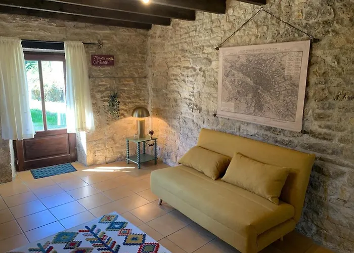 Self Contained In 公寓 Juille