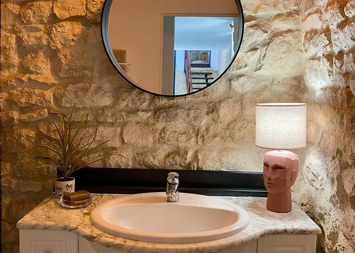 Self Contained In * Juille