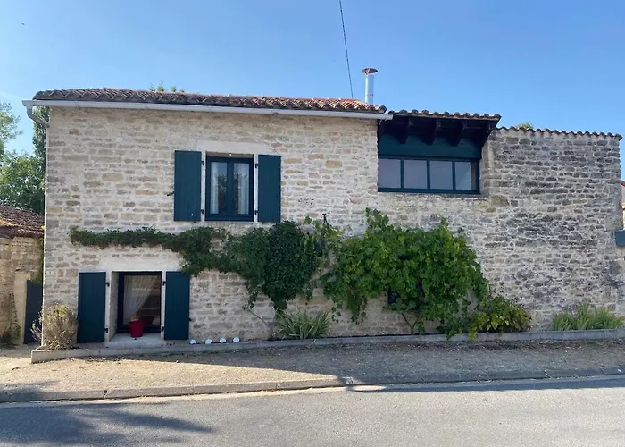 Self Contained In Juille